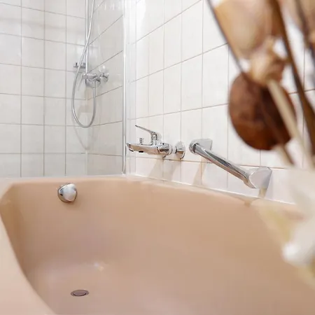 Apartment Kneer - Panoramic View & Private Garden Near Black Forest & Constance *